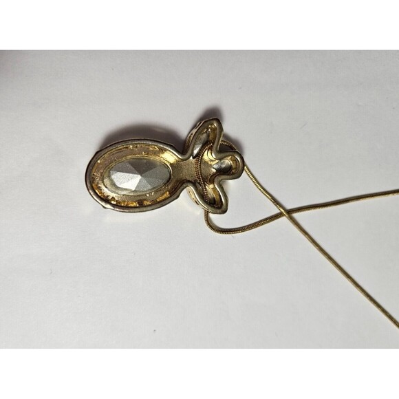 Vintage Golden Tone Metal Large Pear Shaped Rhinestone Bow Pendant Necklace. - Picture 5 of 6